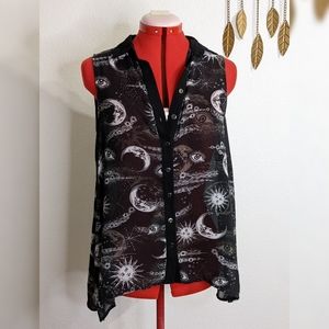 Hot Topic Black Graphic Button-up